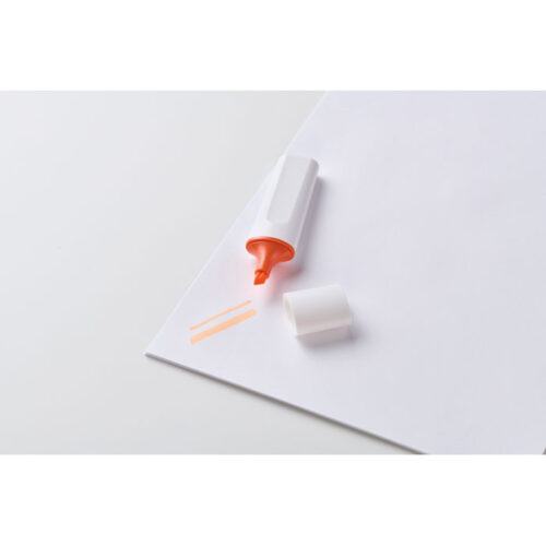 Marcador fluorescente ecológico LIT con diseño blanco y capuchón de color