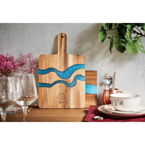 Tabla de servir AZUUR en madera de acacia con incrustación de resina turquesa y mango ergonómico