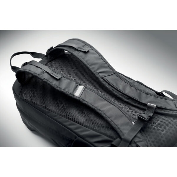 Mochila urbana personalizada Bagga con tirantes acolchados y banda reflectante