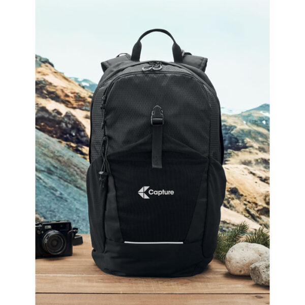 Mochila urbana personalizada Bagga con tirantes acolchados y banda reflectante