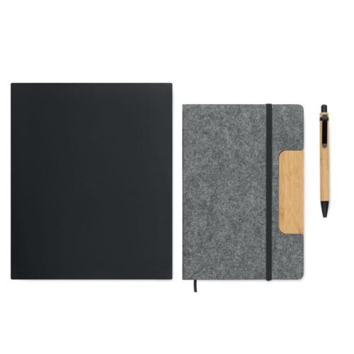 Libreta con soporte para celular hecha de fieltro RPET y bambú con bolígrafo ecológico incluido