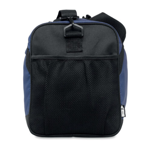 Bolso deportivo Terra+ fabricado en poliéster reciclado RPET, con compartimento amplio, bolsillo frontal y correa ajustable, ideal para personalización sostenible