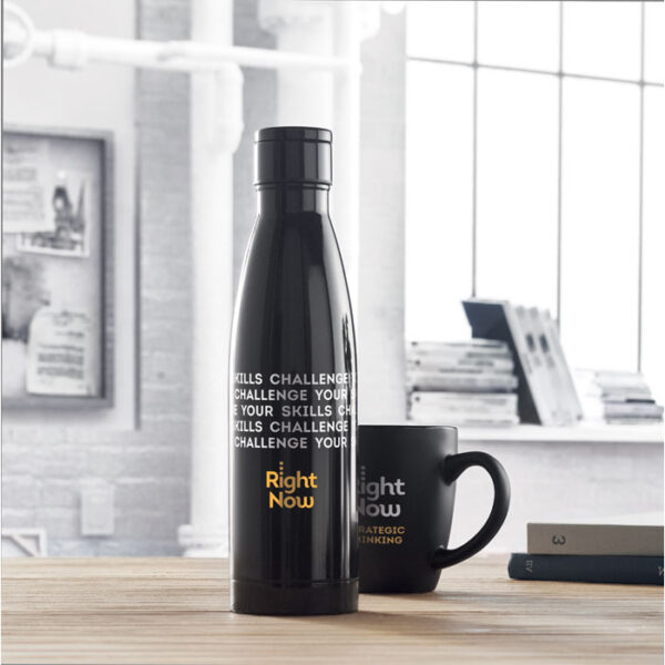 Botella térmica BELO LUX negra con pantalla LED de temperatura en la tapa