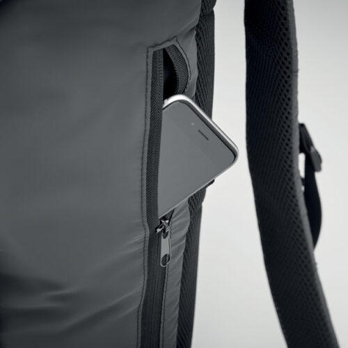 Mochila reflectante EIGER con recubrimiento de poliéster 190T