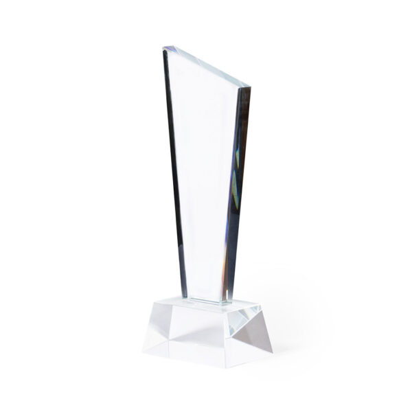 Trofeo de cristal LANTON con diseño asimétrico y base sólida, presentado en estuche rígido con interior troquelado