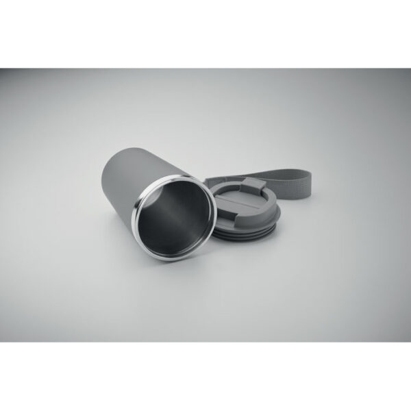Vaso térmico TOPAZ de 350 ml con tapa segura, correa de RPET y acabado ecológico, ideal como regalo corporativo sostenible.
