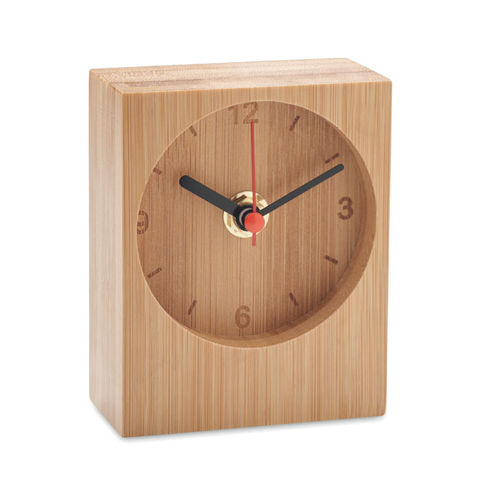 Reloj de mesa ecológico CLAMBU fabricado en bambú natural con diseño rectangular y manecillas analógicas visibles, ideal para personalización corporativa.