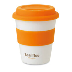 Vaso plástico reutilizable personalizado ASTORIA con tapa y banda de silicona naranja, ideal para promociones ecológicas