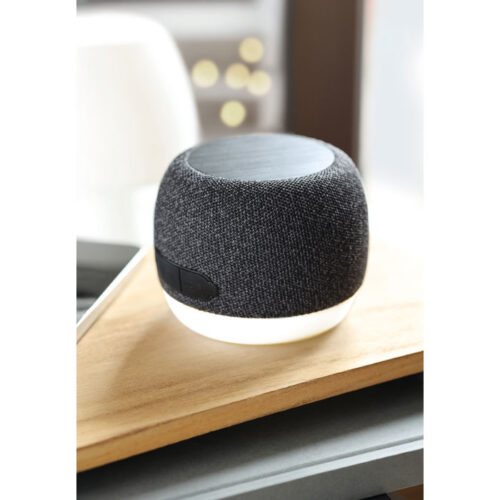 Bocina inalámbrica de bambú RPET con Bluetooth 5.0 y 5W de potencia, diseño moderno y materiales sostenibles, ideal para obsequios corporativos.
