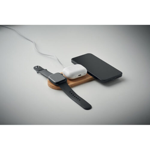 Base de carga de bambú RECPAD 3 en 1 con cargador inalámbrico para smartphone, smartwatch Apple y auriculares TWS, diseño compacto y personalizable.