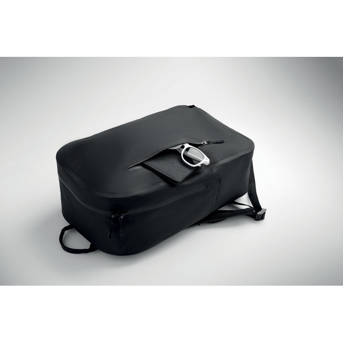 Mochila BRENNA negra impermeable RPET para portátil de 16 pulgadas