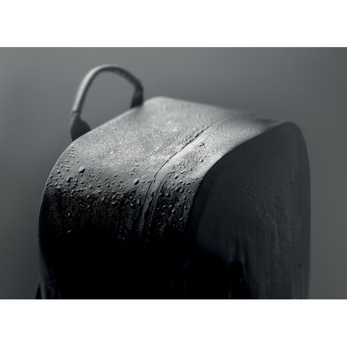 Mochila BRENNA negra impermeable RPET para portátil de 16 pulgadas