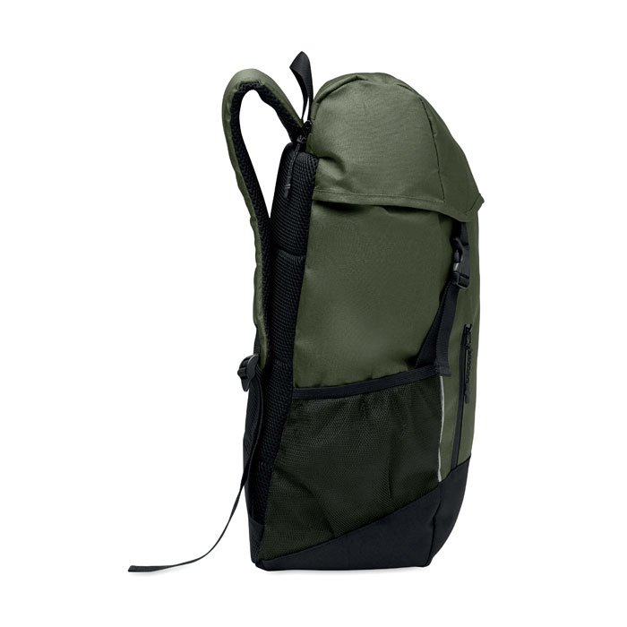Mochila de poliรฉster reciclado color azul navy con compartimento para laptop