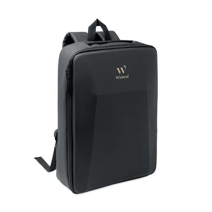 Frontal rígido de la mochila con el logo impreso en dorado